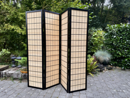 kamerscherm 4 panelen in houten afwerking, 1.80 hoog kleur zwart, houten lamellen.