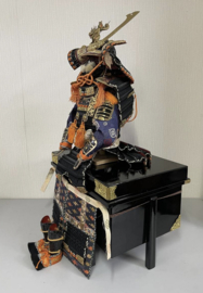 Miniatuur Samurai harnas  , Hoogte 80 cm.