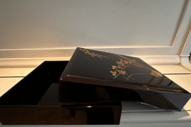 Ruime lakdoos voor documenten/sieraden shawls etc. " twee kwarteltjes"