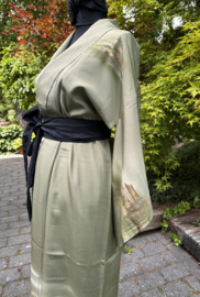 Zijden kimono " Lentegroen met Japans landschap"