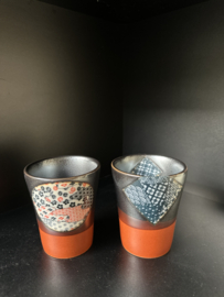 2 mokken Japans Arita porselein verpakt in kado doosje per paar