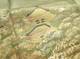 Zijden kimono " Lentegroen met Japans landschap"