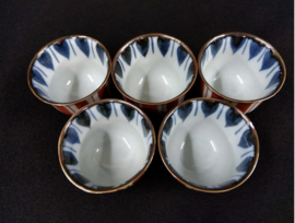 Saké set " Arita porselein" in houten kado kistje