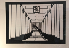 Tori poorten in Kyoto, Japanse knipkunst in papier inclusief lijst houten lijst en passe-partout , 51 - 42 cm.