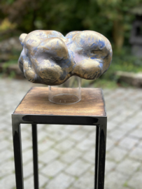 Sculptuur "liggende madonna" in blauw / brons