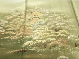 Zijden kimono " Lentegroen met Japans landschap"