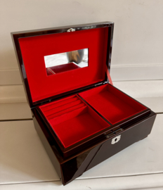 Lakwerk kistje "Pijnboom takjes" voor sieraden