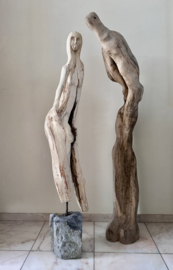 Sculpturen van beukenhout , Hoogte vrouwelijk 140, mannelijk 148 cm