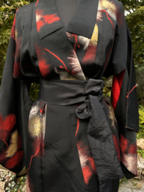 Kimono in zijde met rode voering en ingeweven bloem patronen