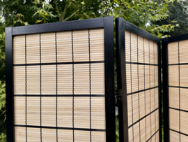 kamerscherm 4 panelen in houten afwerking, 1.80 hoog kleur zwart, houten lamellen.