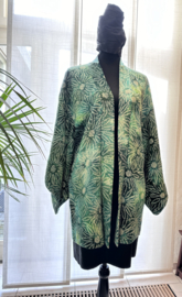 Puur zijden kort kimono jasje " Lente groen "