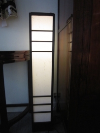 Nikko vloerlamp houten frame met Japans papier.H.120 cm.