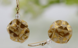 "Origami jewel" Japanse oorbelletjes, zwart/wit of goudkleurig