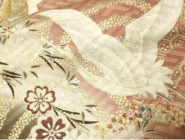 Zijden kimono " Vliegende kraanvogels met kersenbloesem"