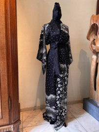 Zijden kimono " Witte Kersenbloesem met wolken"