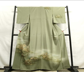 Zijden kimono " Lentegroen met Japans landschap"