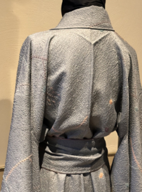 Kimono " Pastèl blauw " in Japanse shibori zijde