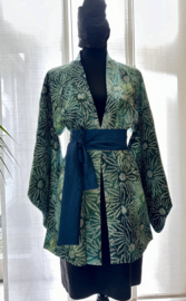 Puur zijden kort kimono jasje " Lente groen "