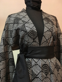 Zijden kimono "Waaiertjes in Shibori"