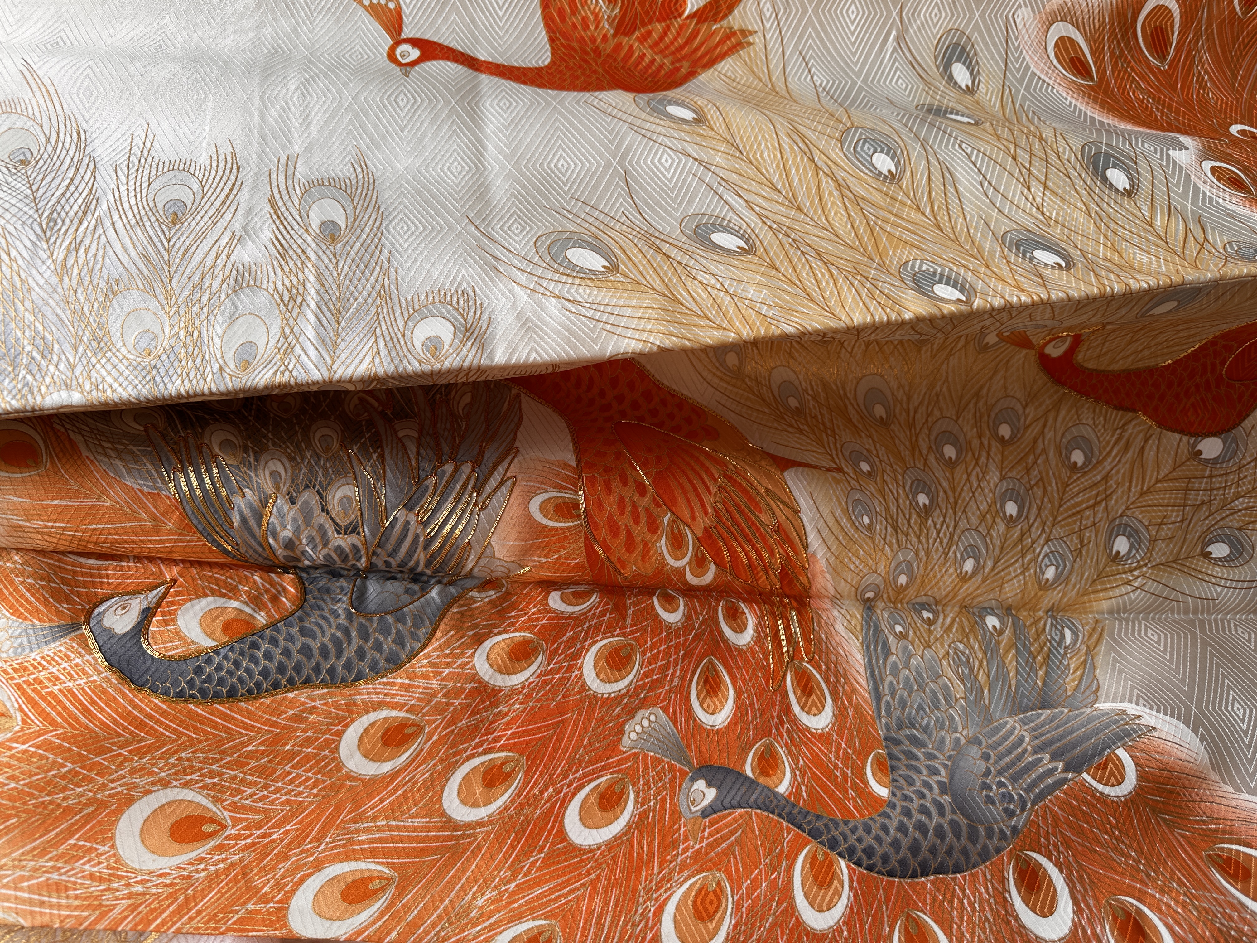 Lange zijden kimono  "Pauwenpracht"