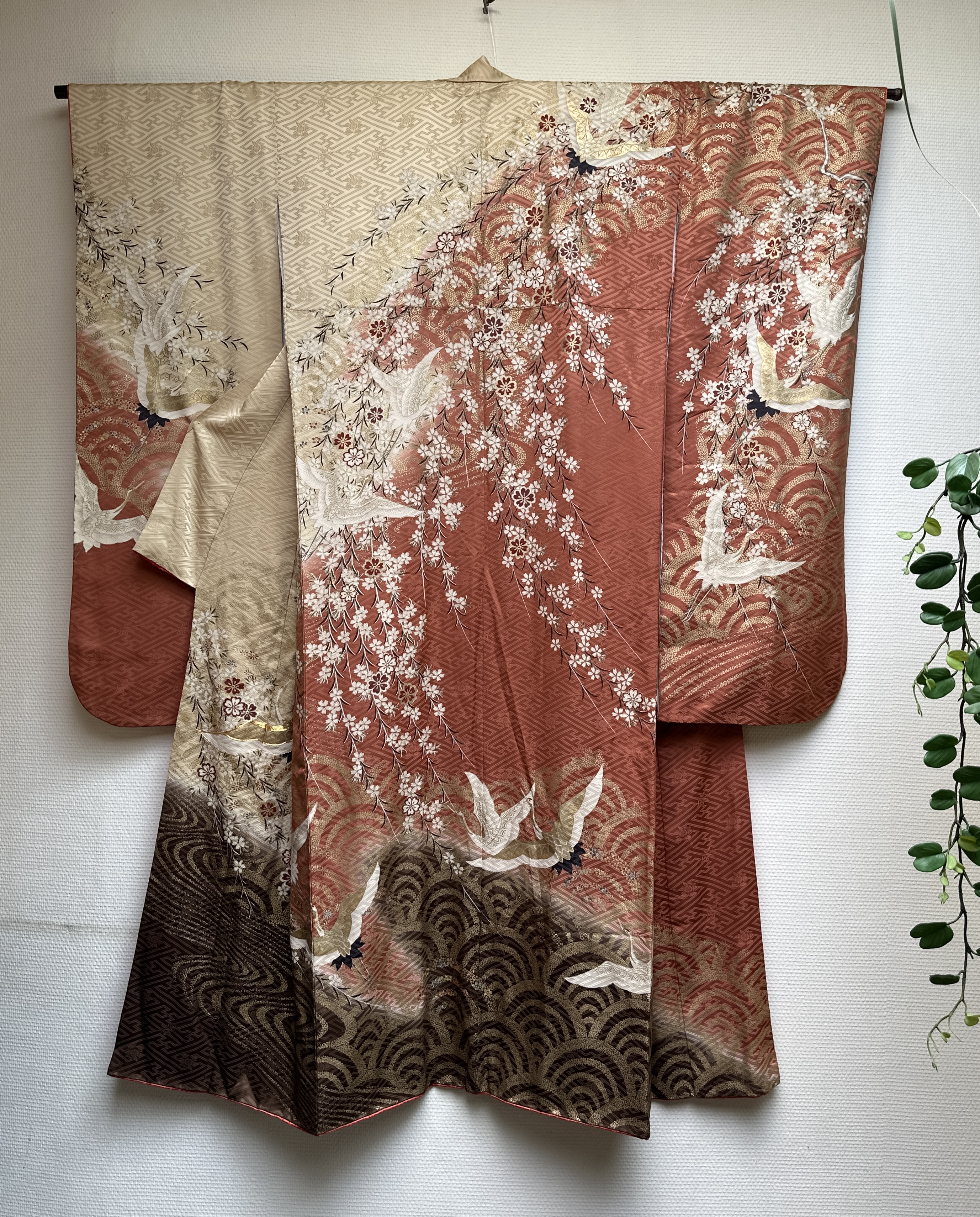 Zijden kimono " Vliegende kraanvogels met kersenbloesem"