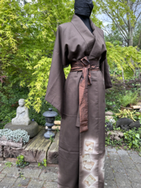 Handgemaakte zijden kimono " Taferelen in Japans landschap"