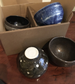5 Japanse theekommen in harmonieus geheel,