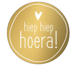 Traktatie sticker Hiep hiep Hoera! goud/wit ø 4 cm. p/stuk