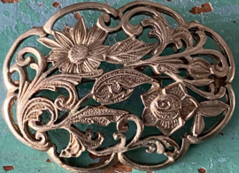 Grote bloemen broche