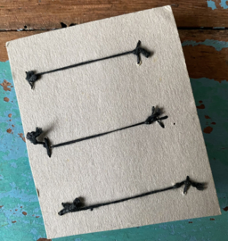 Kaartje met drie gespen