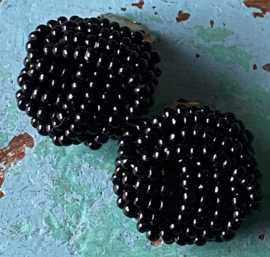 Zwarte kraaltjes clips