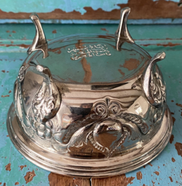 Schaaltje op pootjes