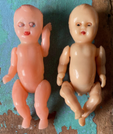 Twee kleine popjes