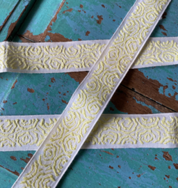 Mellow yellow  (220cm)