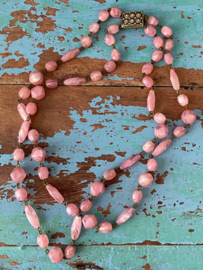 Roze ketting met mooi slot