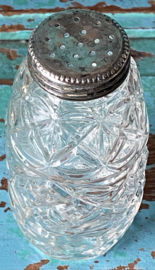 Oude glazen strooier 