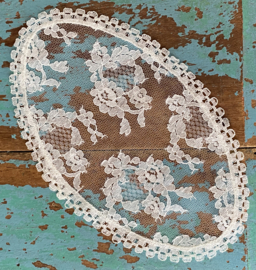 Tule kleedje 18x11cm