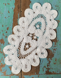 Klein ovaal kleedje  19,6x10,5cm