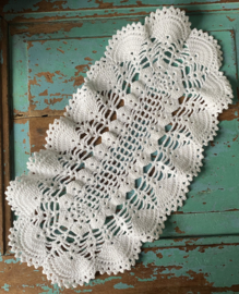 Gehaakt wit kleedje  34x17cm