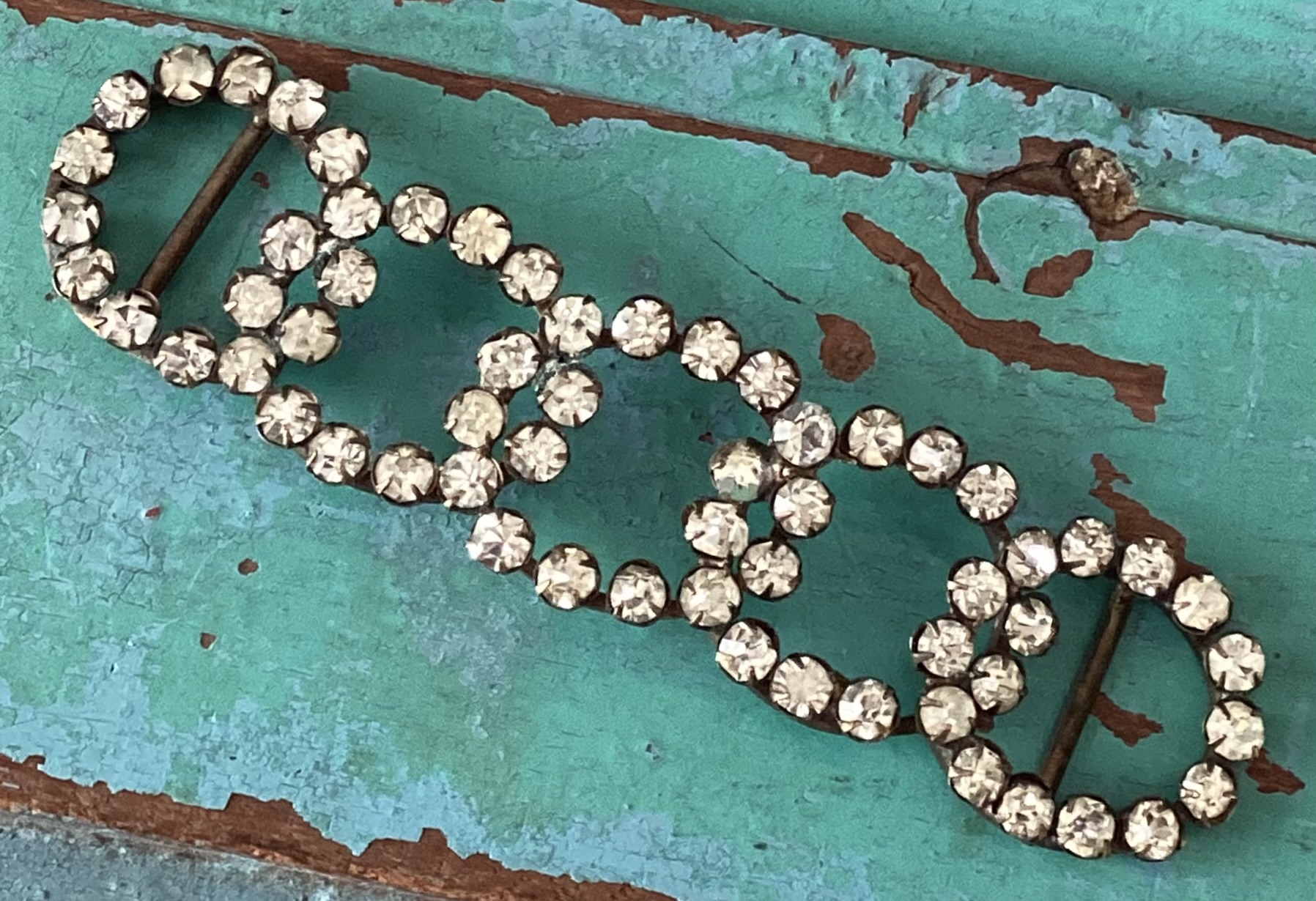 Oude strass gesp