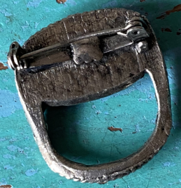 Broche met parelmoer