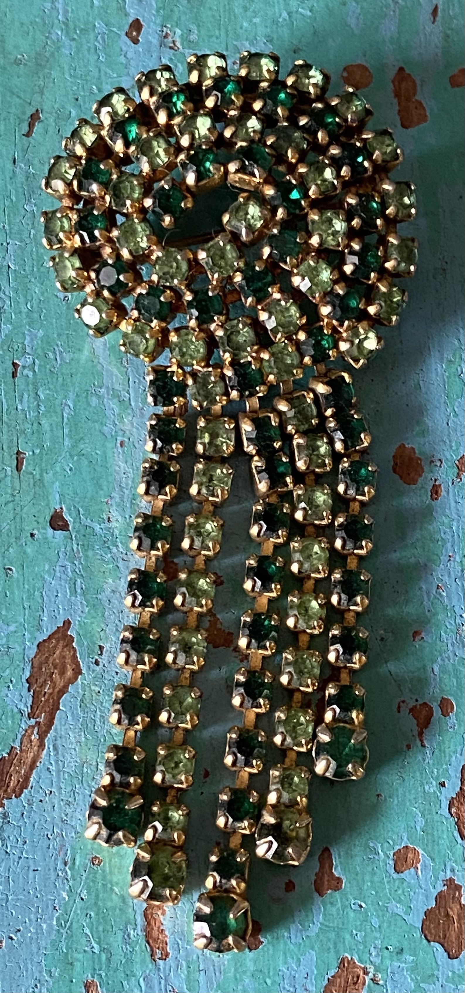 Groene strass broche