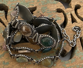 Vintage riem met verschillende stenen