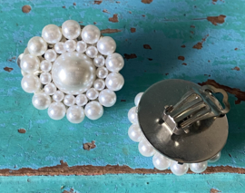 Vintage faux pearl oorclips
