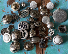 Lot zilver metalen knopen