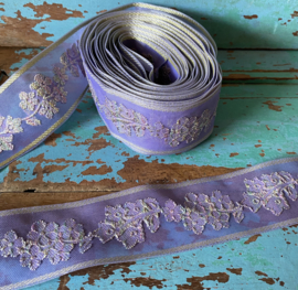 Lila band met bloemen  (800cm)