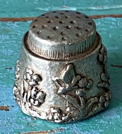 Metalen vingerhoed