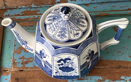 Antieke Lange Lijs theepot