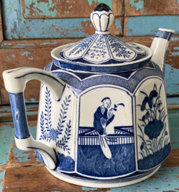 Antieke Lange Lijs theepot