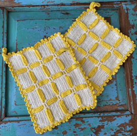 Geel met witte pannenlappen